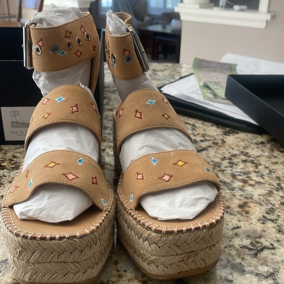 Rag & Bone Tara Wedge in Dune - Picture 10 of 12